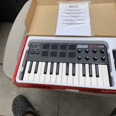Akai Professional MPK MINI  Keyboard Controller | Excellent condition | IOB |