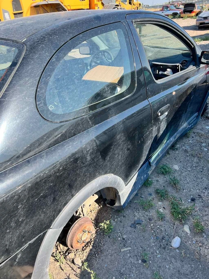 Manija de puerta exterior delantera izquierda usada se adapta a: Toyota Echo 2000 montaje puerta delantera Foto 3 de 4