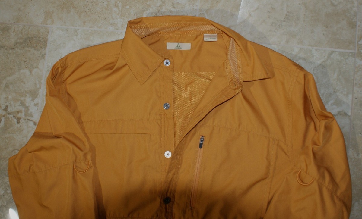 Ascend Lightweight Jacket Mens Medium vents, snaps & zipper pocket