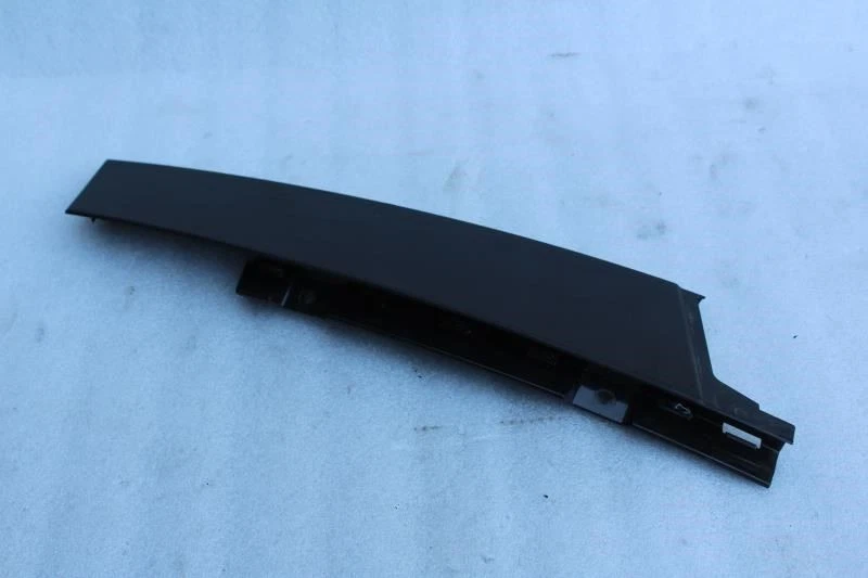 2016 2017 2018 2019 CHEVROLET VOLT LEFT FRONT DOOR BODY MOLDING 23323963 - Image 2 of 4