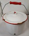 VINTAGE ANTIQUE ENAMEL CHAMBER POT WHITE WITH RED TRIM HAS LID AND WOOD HANDLE — photo 2
