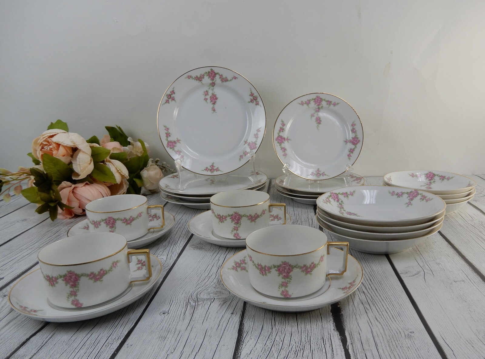 24 Pieces 6-Piece 4 Place Setting Heinrich H&Co Bavaria "Rosalinda" Pink Flowers