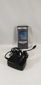 Fujitsu Siemens LOOX PDA Handy 2,4 TFT GPS Microsoft Mobile Mp3 Infrarot BT WLAN