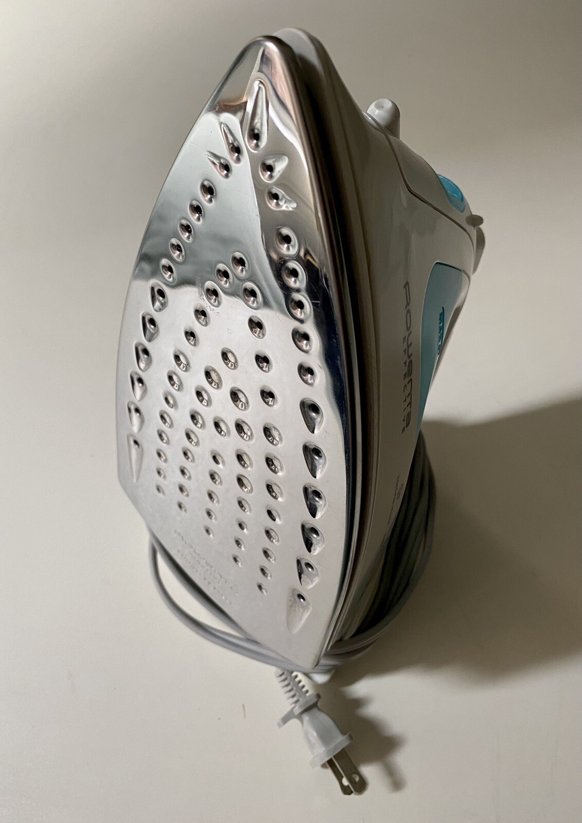 Rowenta Steam Iron - Effective Comfort - 1600 Watt - Model DW 1700