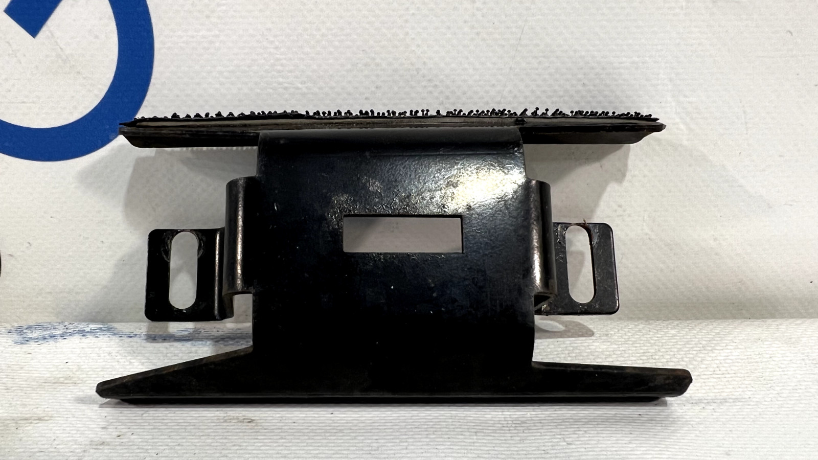ASTON MARTIN V8 VANTAGE REAR BUMPER RIGHT SIDE MOUNT SUPPORT BRACKET OEM 07-10🔵