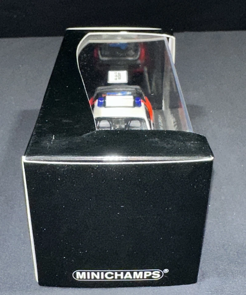 Minichamps 400062290 PORSCHE 944 S2 1989 Diecast escala 1:43 rojo Foto 2 de 4
