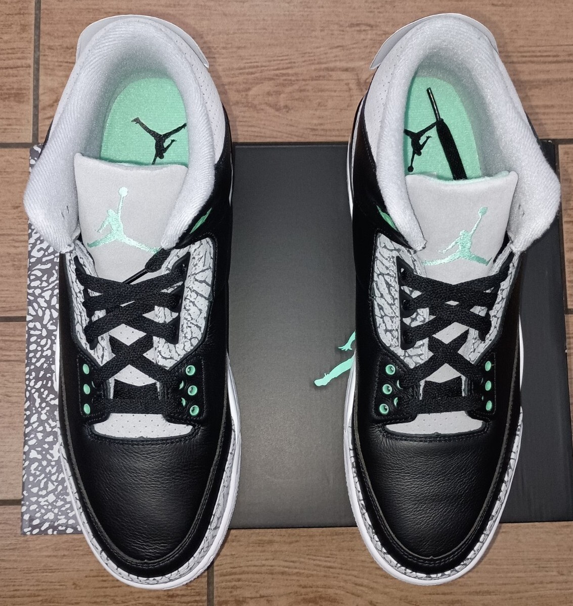 国内配送 NIKE AIR JORDAN 3 RETRO BLACK/GREEN GLOW-WOLF GREY Air Jordan 3 Retro Black/Green Glow-Wolf Grey CT8532-031