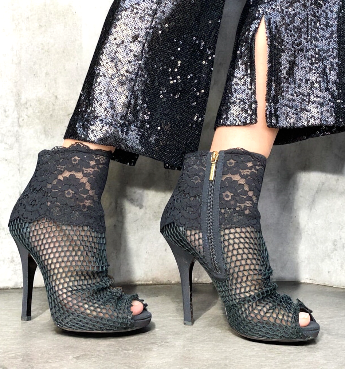 ショートブーツ・ブーティ DOLCE & GABBANA STRETCH LACE ANKLE BOOTS Dolce & Gabbana, Stretch lace sock ankle boots. - Unique