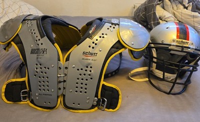 Schutt Football Ausrüstung: Helm DNA PRO+ & Vasrity Flex 2.0
