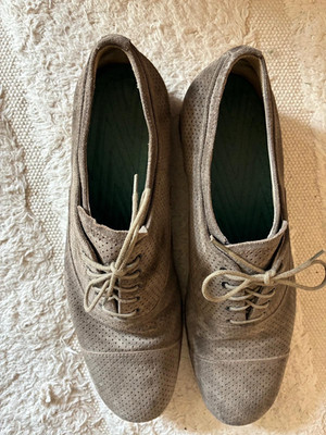 Prada Herren Halbschuhe Wildleder Taupe Lochmuster Schnürung EU 41