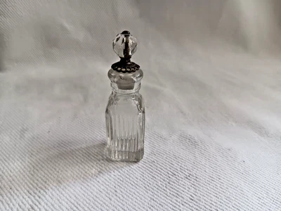 Miniatur Parfümflakon eingeschliffener Stöpsel Messingmontur Facettenschliff - Bild 1 von 4