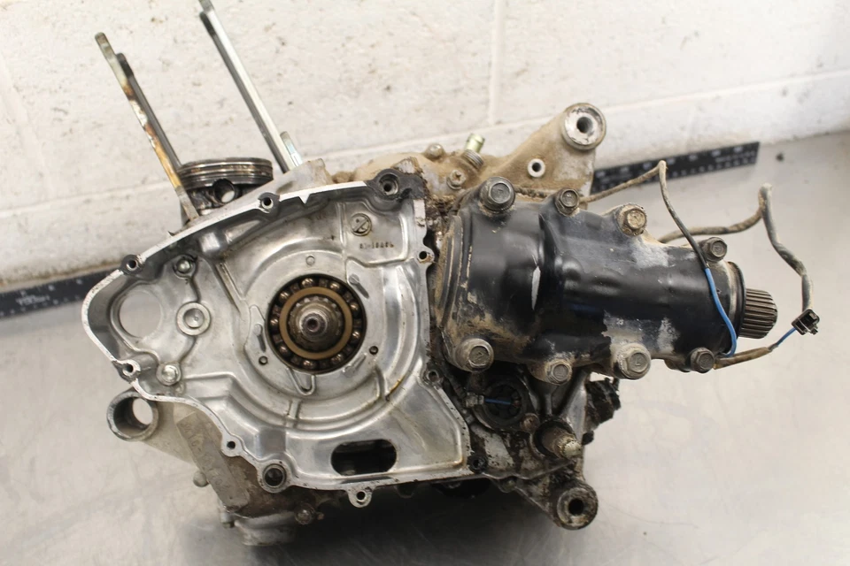 1985 Suzuki Quadrunner 230 LT230GE ENGINE MOTOR BOTTOM M10001 - Изображение 3 из 4