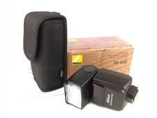 Flash elettronico Nikon Speedlight SB-600 con custodia - come nuovo