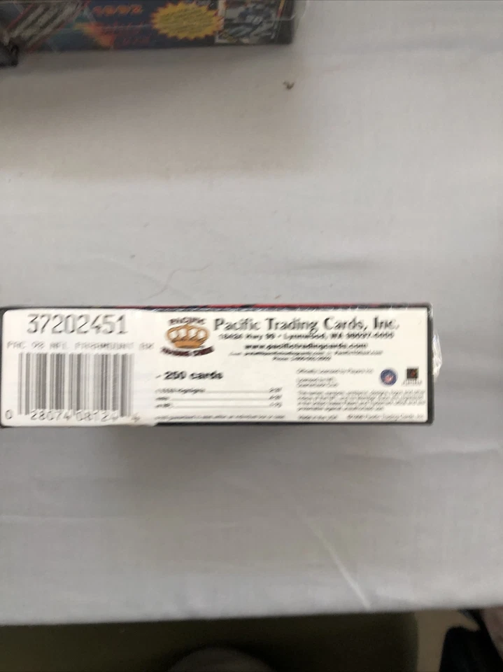 1998 Pacific Paramount NFL Football Factory Sealed Box - 20 Packs - Image 4 of 4
