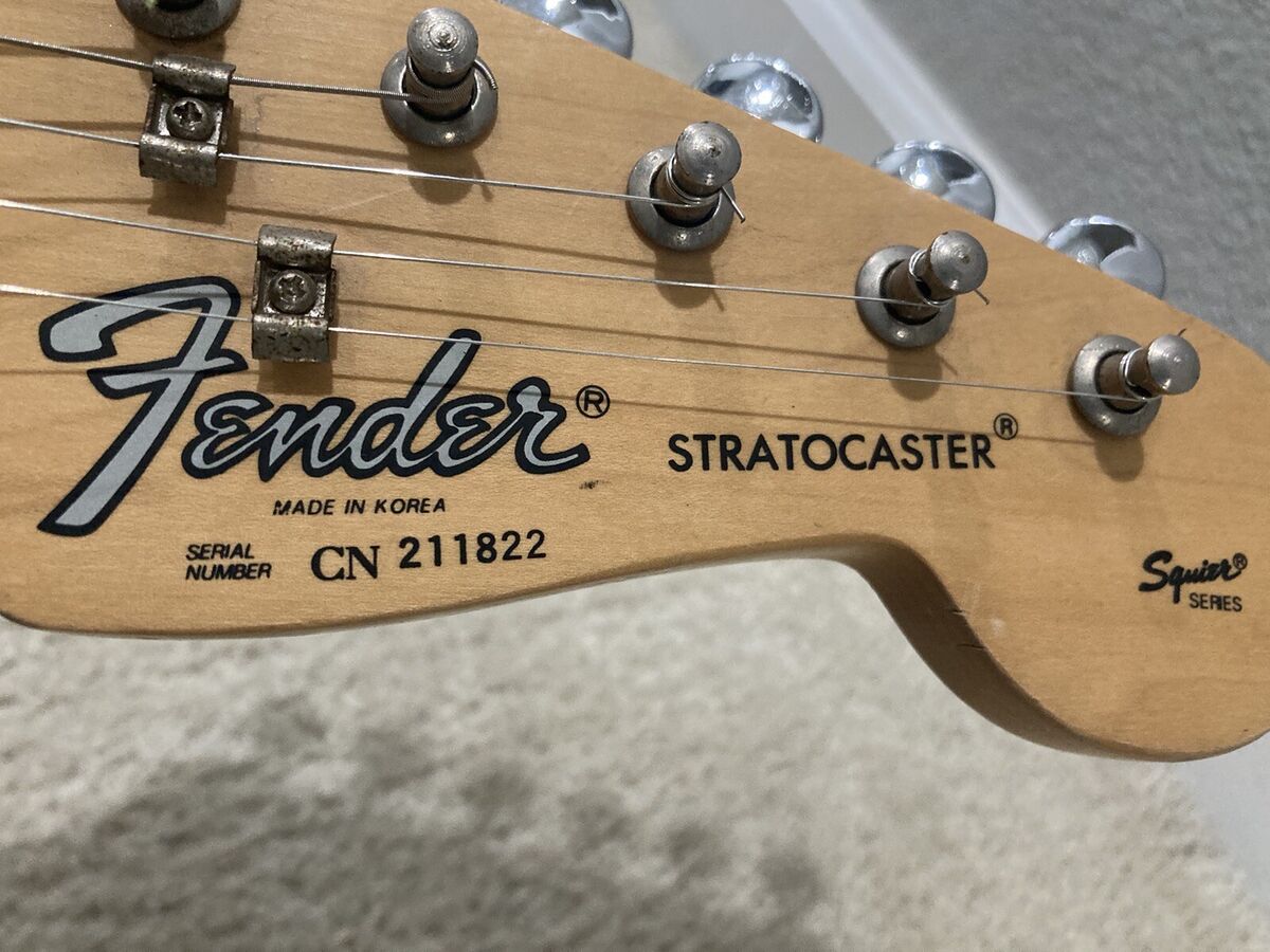 Vintage 90's Fender Squier Series Strat Silver Logo MIK Vintage 90's Fender Squier Series Strat Silver Logo MIK