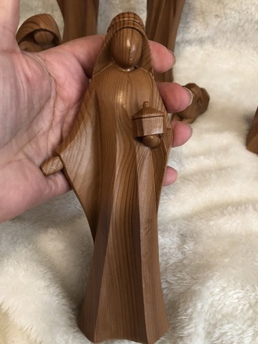COME BEHOLD HIM RESIN FACELESS NATIVITY SET - Picture 8 of 18