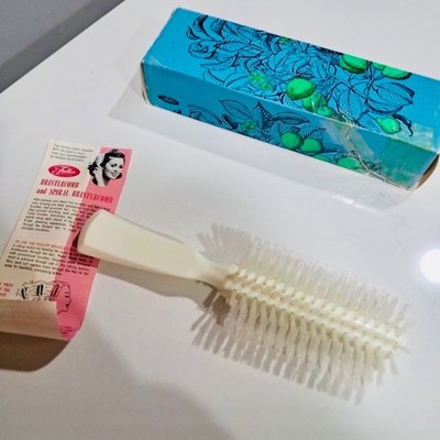 NEW Vintage FULLER Hairbrush HALF ROUND #527 Nylon Cream Nylon Bristles NOS