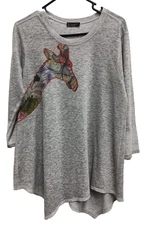 Inoah Womens Tunic Top Medium Gray Giraffe Print Wearable Art Lagenlook Casual