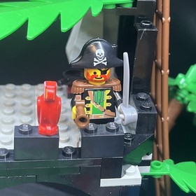 LEGO 6273 Pirates Rock Island Refuge 100% Complete Vintage Retired Set