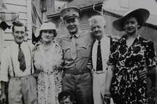 Original WW2 Photograph of an U.S. Marine with His Family, 1942 w/Note to Back