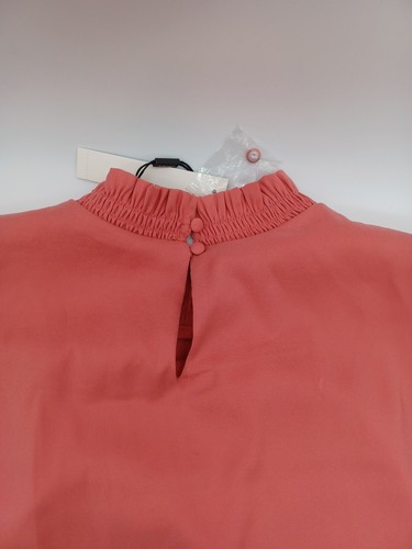 NWT Womans T Tahari Sleeveless Blouse. Size XL - Picture 7 of 7