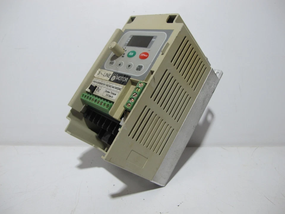 Unidad de CA Wood's SM1C20005B E-Trac 0,5 HP 240 V 1 kVA 1/2 HP 230 V *sin cubierta Foto 2 de 4