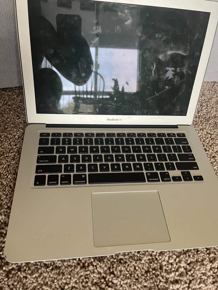 Apple MacBook Air 13" - Core i5 1.6GHz (Early 2015) 4GB 128GB SSD No Power Cord - Image 2 of 4