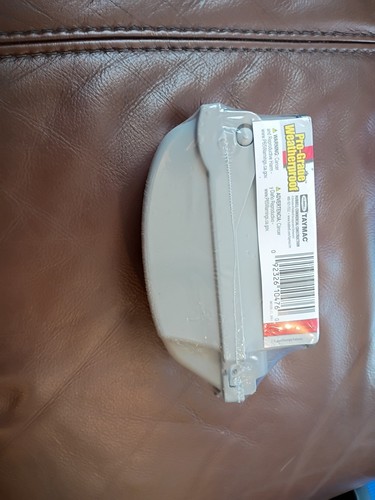 Taymac Mx3200 While In Use Weatherproof Cover, Vertical, 1 Gang, 6-1/8 In H, - Picture 7 of 8