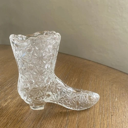 Fenton Daisy and Button Glass Shoe VINTAGE