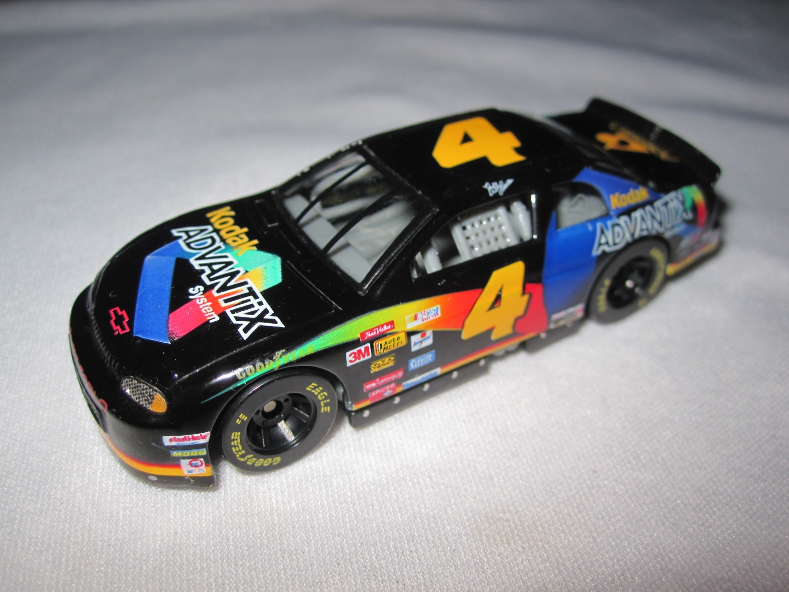 Bobby Hamilton #4 Kodak Advantix Monte Carlo NASCAR 1:64