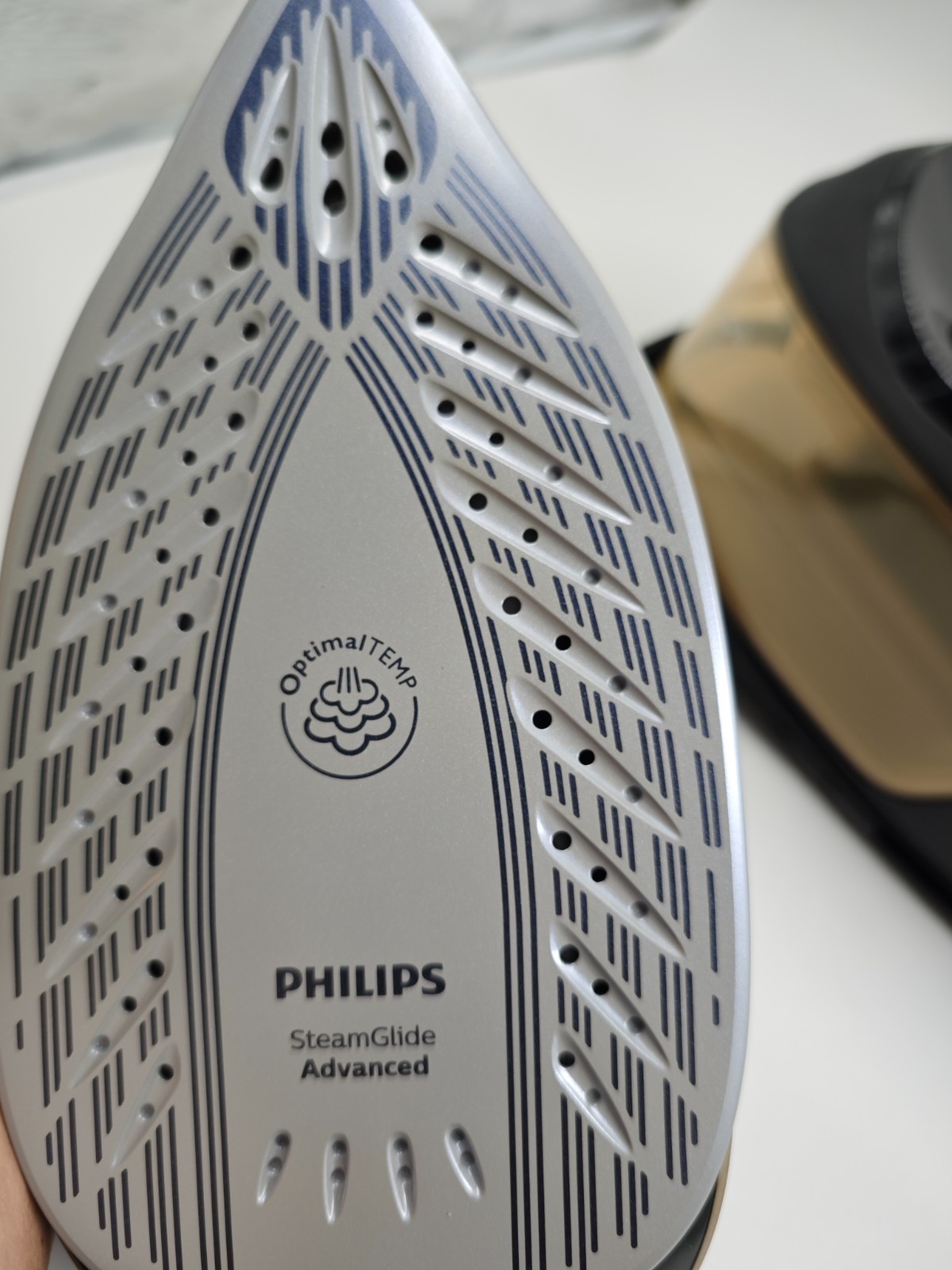 Philips PerfectCare 6000 Steam Generator Steam Generator Iron – Open Box