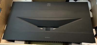 Sony VPL-VZ1000 Video Projector - Great Condition - used