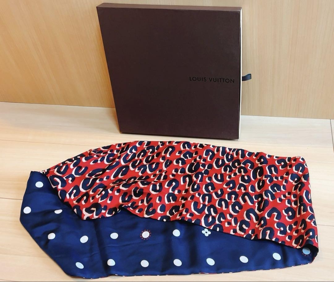 Louis Vuitton Leopard Print Cashmere Snood Scarf Wrap