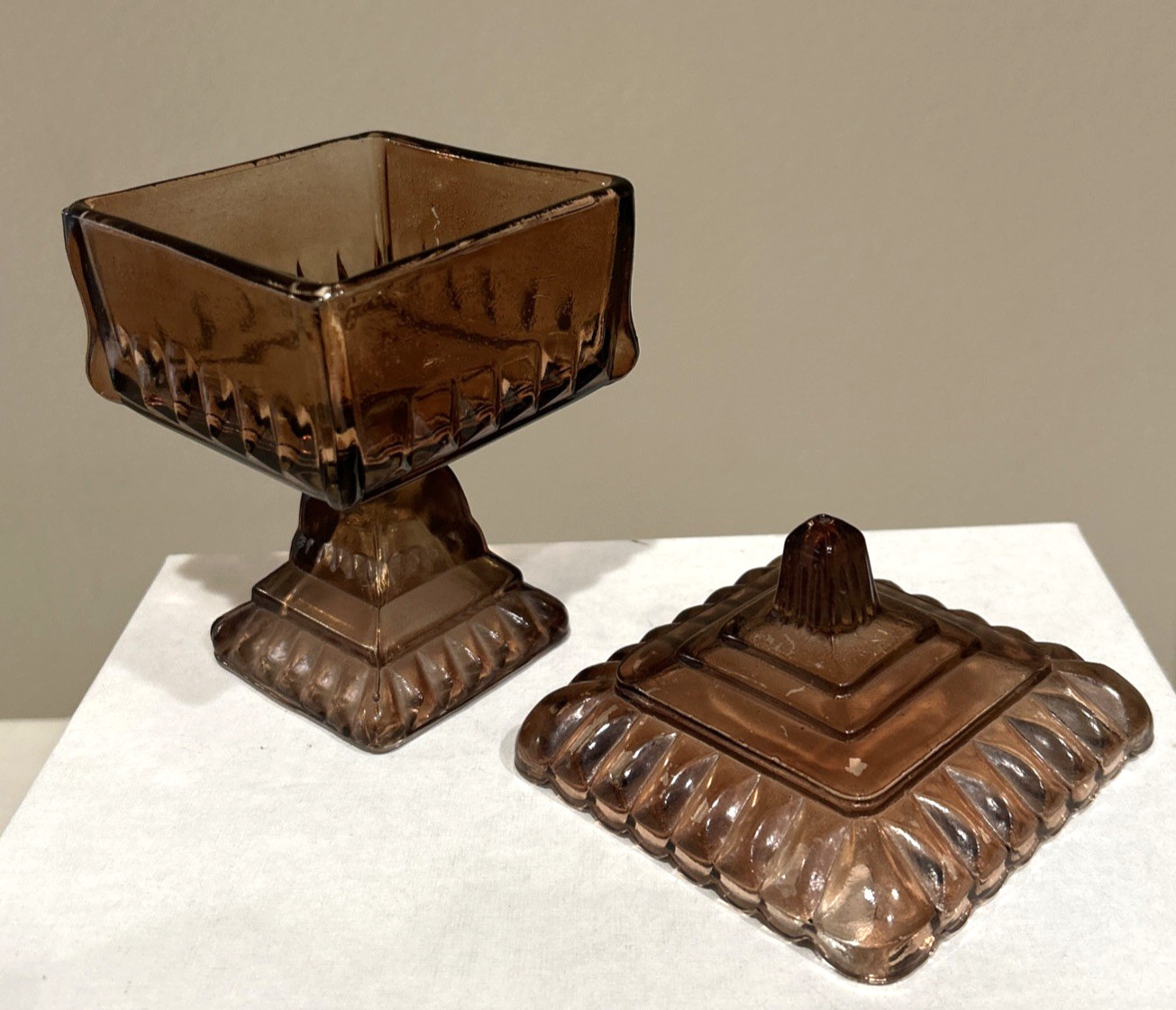 Vintage Jeanette Carnival Glass Wedding Box Dish Brown Rose Pedestal 6.5" + Lid