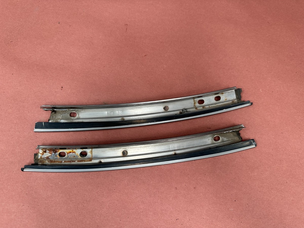 むっせー Nissan 300ZX Door Trim Chrome Seal Molding Pair OEM #86154