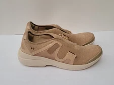 BZees Offbeat Beige Sterling Mesh Comfort shoes Size- 9.5