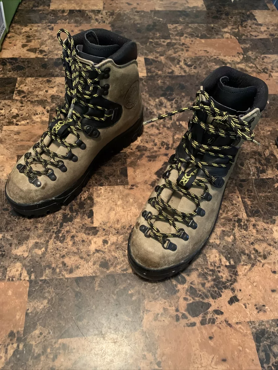 Used la top sportiva mountaineering boots