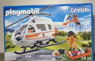 NEW PLAYMOBIL 70048 City Life Large Medical Rescue Helicoptor, Helipad & Crew
