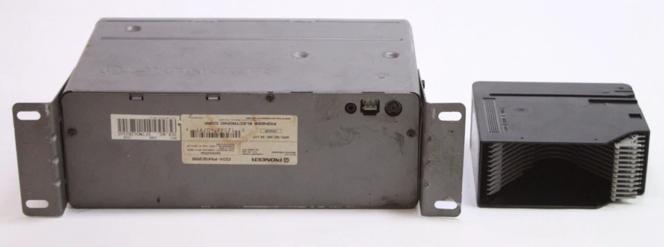 Pioneer 12-Disc Auto CD Player/Changer CDX-FM1235S Untested Parts - Image 3 of 3