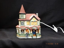 Vintage Noma 1995 Lighted Christmas Village House-Retired-C130