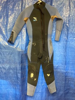 IST Sports 1 pc 7mm women's wetsuit size 5