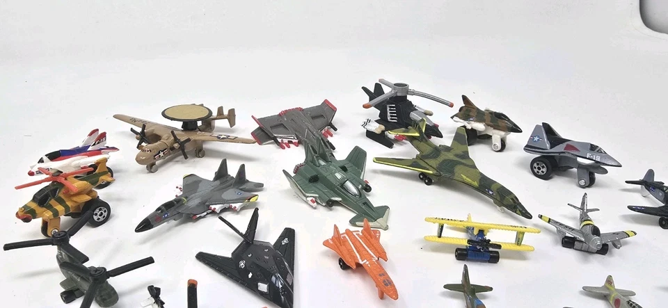 Lot Of 50 Micro Machines Military Aircraft, Planes Helicopters - Image 3 of 4