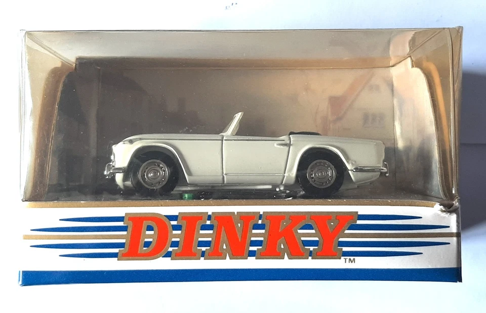Matchbox Dinky DY20 1965 Triumph TR4A IRS SC.1:43 - Immagine 2 di 4