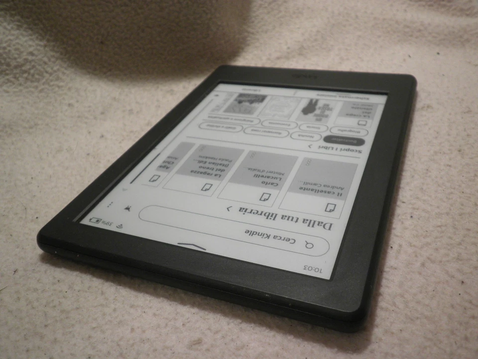 EBOOK KINDLE 8° GEN. NERO 4GB OTTIME CONDIZIONI GENERALI - Immagine 3 di 4