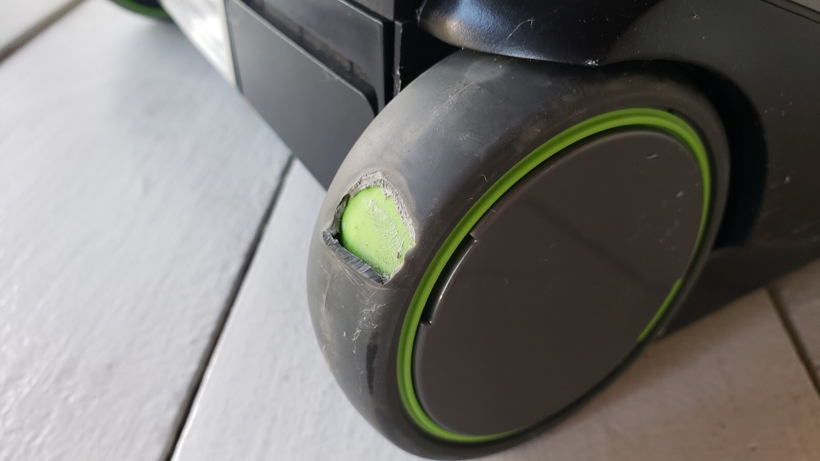 Bissell Air Ram Cordless Vacuum Cleaner With Battery And Extra Filter