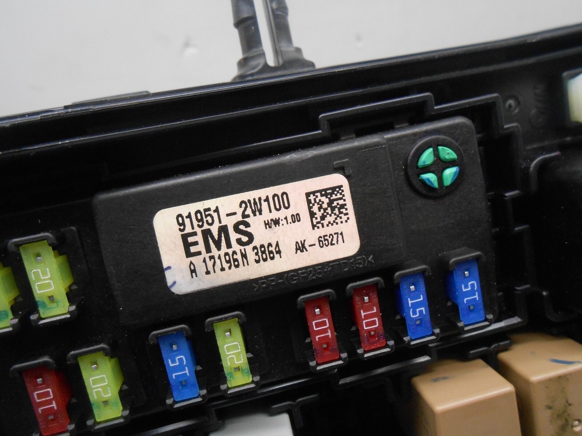 2016-18 Htundai Fuse Box Relay Module OEM 91951-2W100 2016-18 Htundai Fuse Box Relay Module OEM 91951-2W100