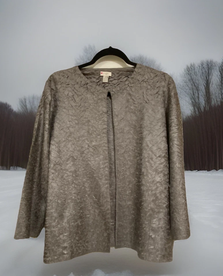 Chico’s Sz 2 Large Gray Crepe Lightweight Open Front 3/4 Sleeve Jacket - Image 4 of 4