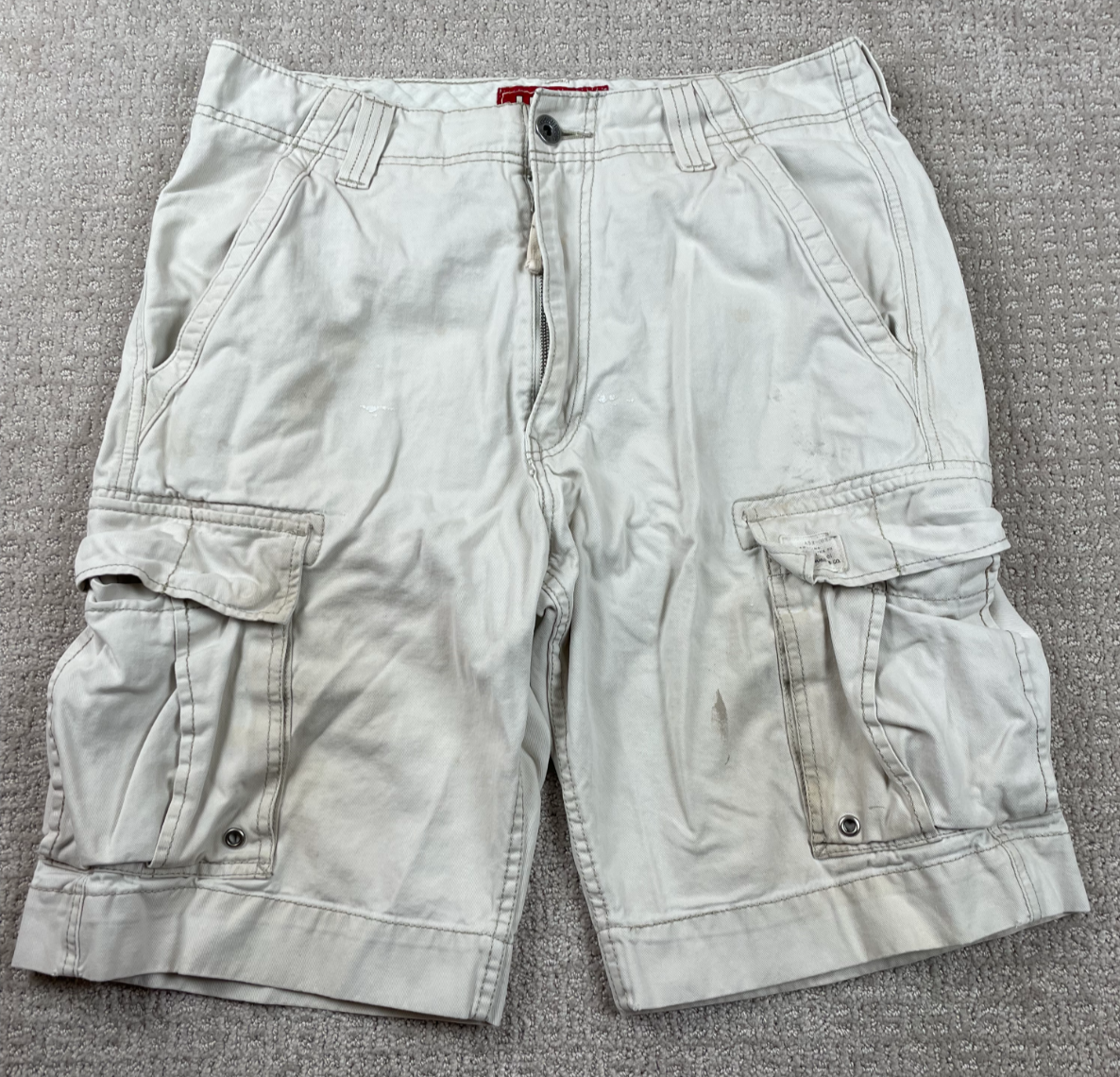 Vintage Y2K Levis Cargo Shorts Mens Size 32 Khaki Twill Heavy Fatigues Baggy Fit