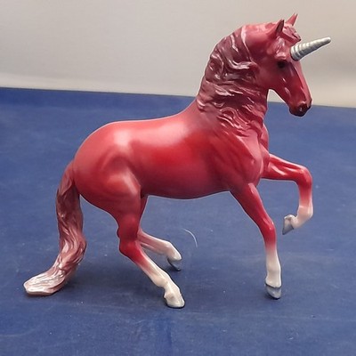 Breyer Modellpferd Stablemate Mini Alborozo rot Einhorn Überraschung Blind Bags S2