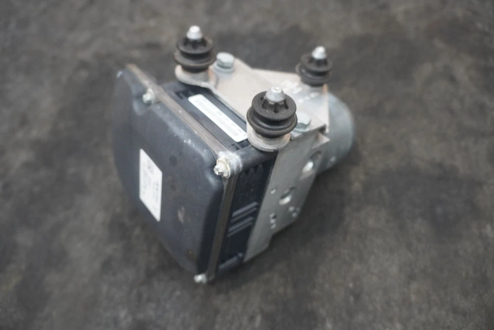 Módulo bomba ABS freno antibloqueo 4H0614517S OEM Audi S8 A8 2015-16 Foto 2 de 4